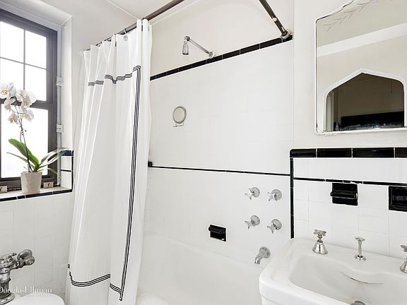 5th image of 157 3rd Ave #12C