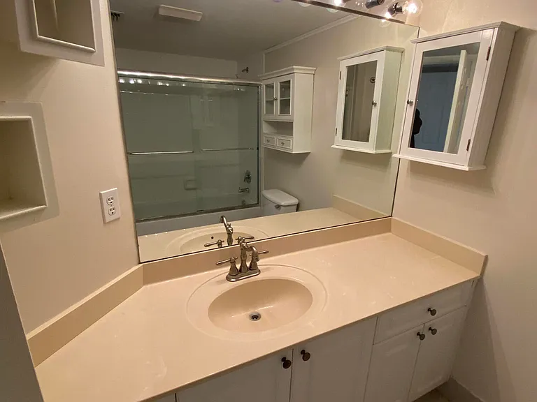 1100 Crestwood Ct S #1117 — Photo 7