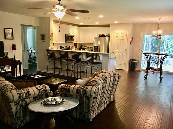 Living Area 2