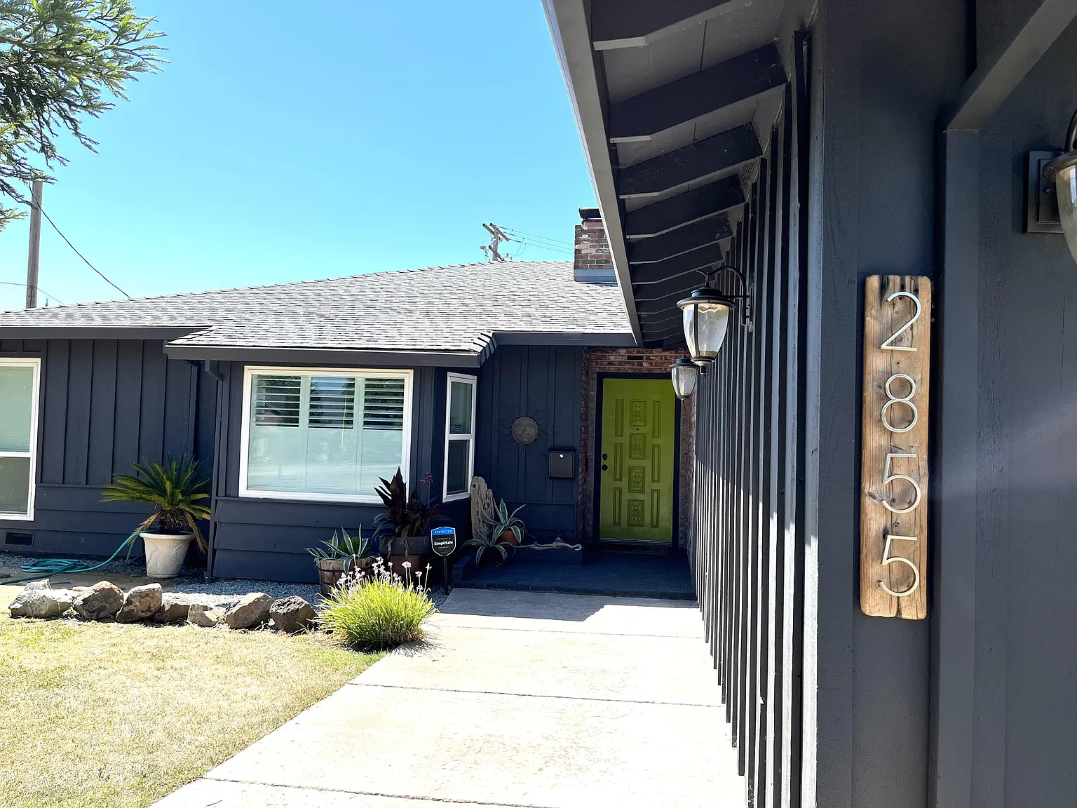 2855 Shasta St photo 1