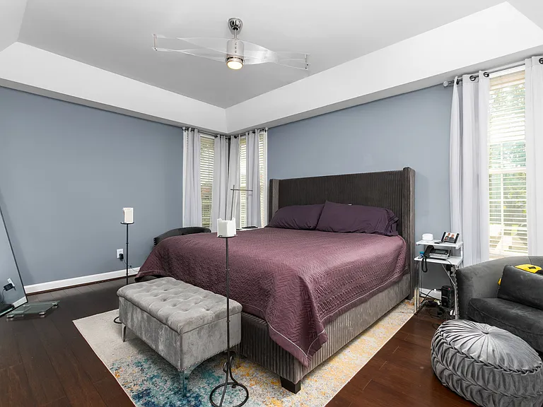 305 Lucas Park Dr — Photo 17