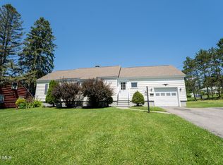 10 Highland Rd, Amsterdam, NY 12010