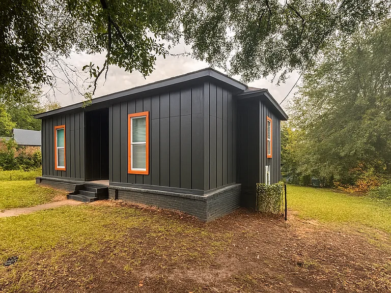 808 Center St — Photo 1