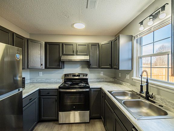 4th image of 265 Foster Dr