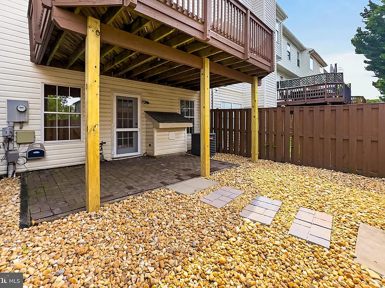 14637 Stream Pond Dr — Photo 48