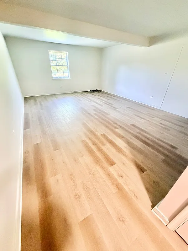2 bed, 1.5 bath, 1200 sqft, $1,095 — Photo 1