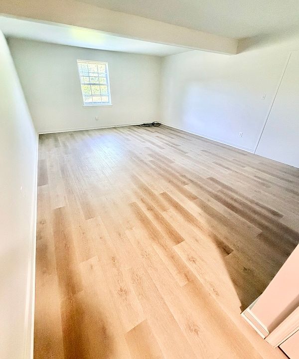 1st image of 3201 Chamberlayne Ave #105