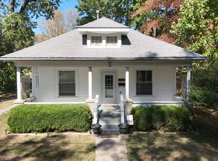 809 Walker St, Fairfield, IL 62837