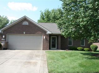 5146 Columbia Dr, Columbus, IN 47203