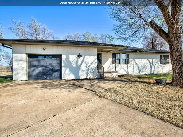 925 N Main St, Ringwood, OK 73768