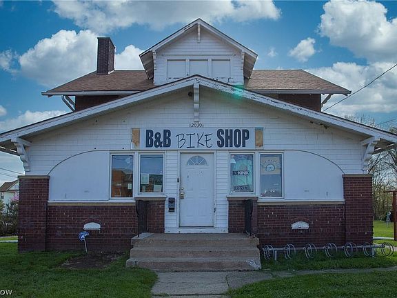 3rd image of 2030 Cherry Ave