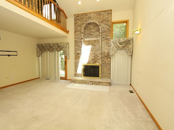 3rd image of 17348 Brook Crossing Dr