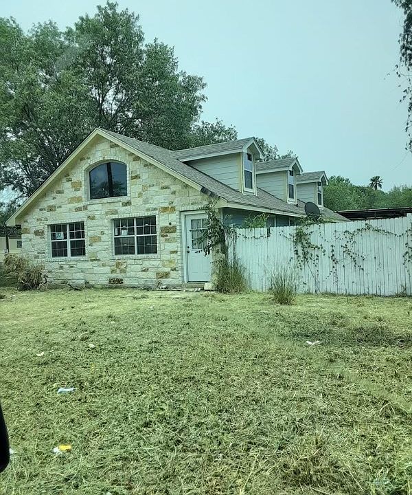 302 E Refugio St, Crystal City, TX 78839 Zillow