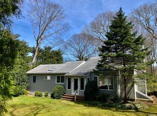 25 Old Squiretown Rd, Hampton Bays, NY 11946