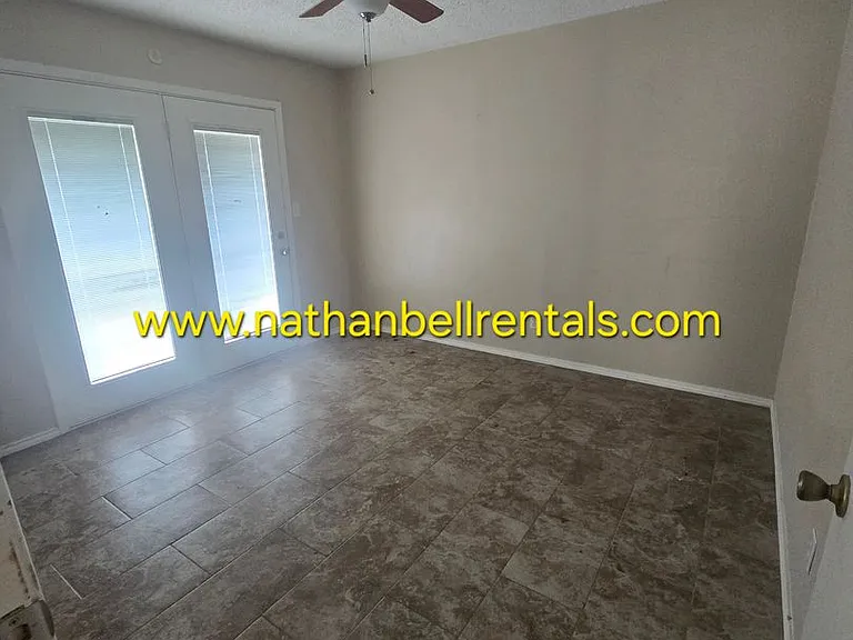 1665-1679 Ballard Dr — Photo 4