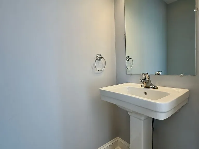 701 S Rose St — Photo 28