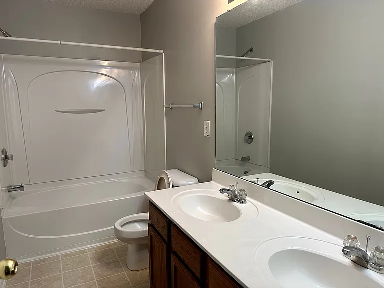 5091 Ballantine Dr — Photo 20