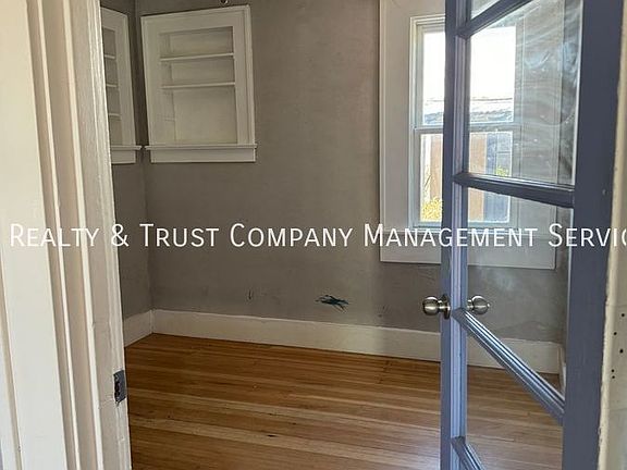5th image of 929 N Cuesta Ave