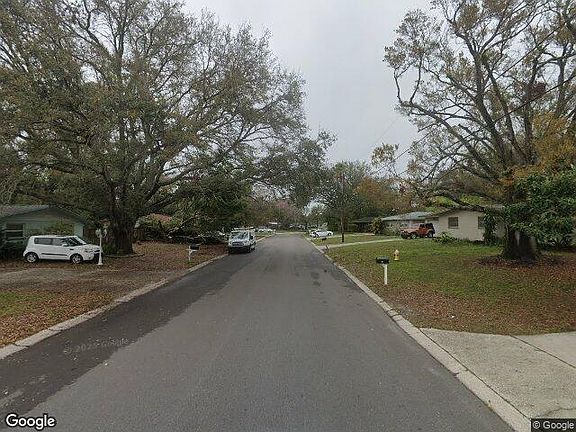 Exterior Neighborhood (street photo)