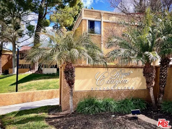 18752 Mandan St APT 1009, Santa Clarita, CA 91351
