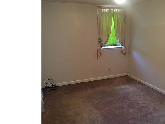 5th image of 2335 Borbeck Ave