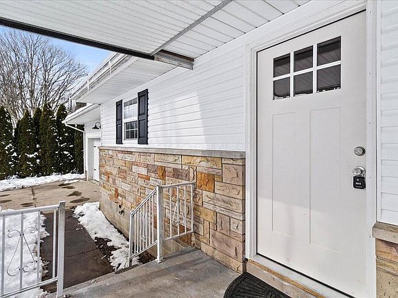 5th image of 780 Wooddale Dr