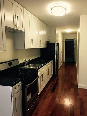 Rented by Bohemia Realty Group | media 18