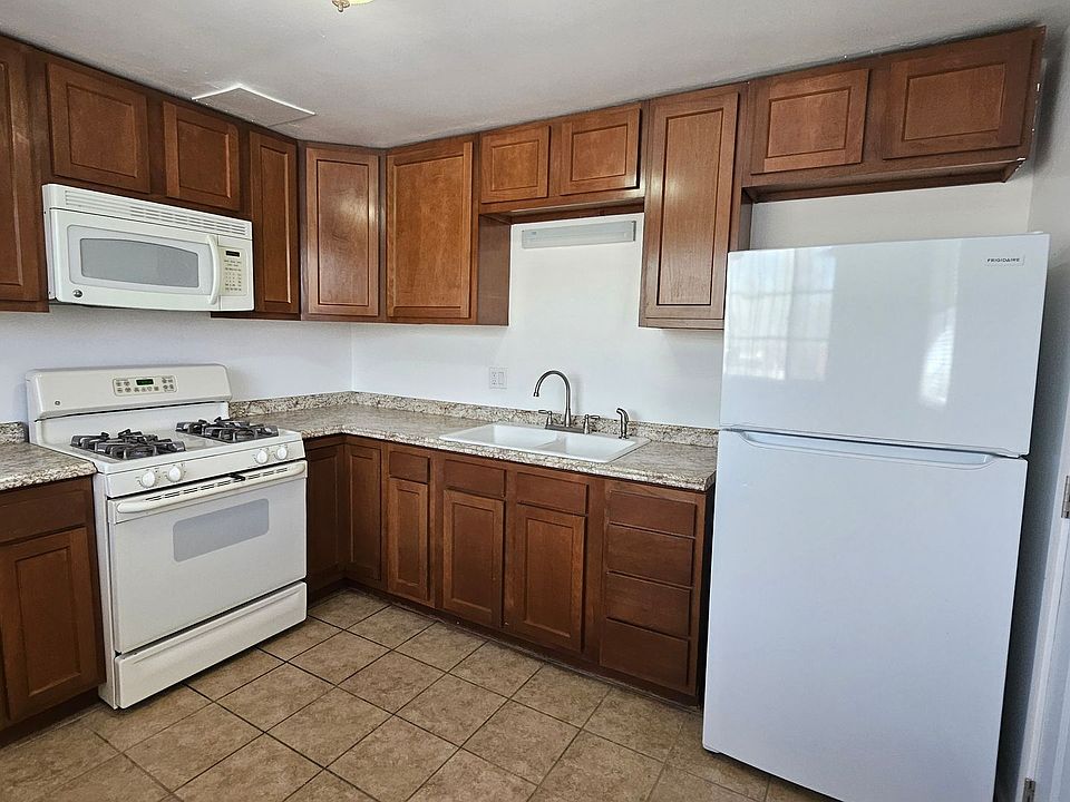 1st image of 845 Louisiana Blvd SE #1-3