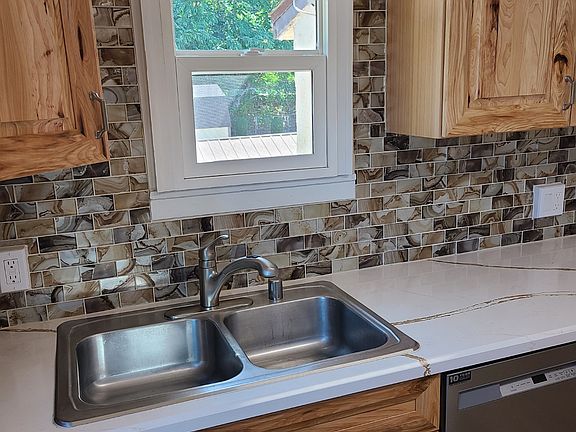 Kitchen - angle 3