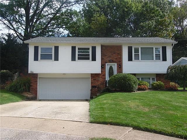1st image of 174 Pinewood Dr