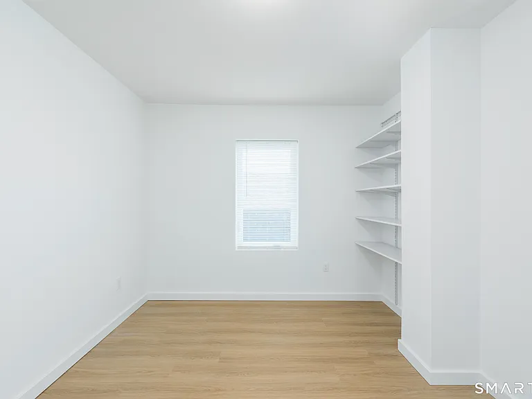28 Townsend St — Photo 33