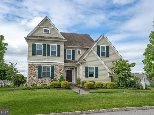 153 Chapel Hill Cir, Paoli, PA 19301