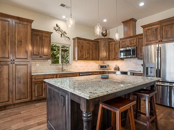 2nd image of 6323 Blueberry Ln NW
