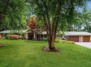 24 Knollwood Cir, Longmeadow, MA 01106