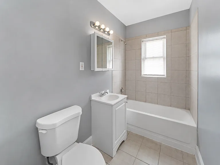 1368 West Blvd #9 — Photo 3