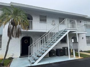 4900 Biscayne Dr APT 21, Naples, FL 34112