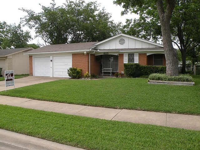1st image of 825 Hardy Dr