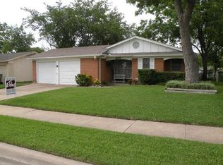 825 Hardy Dr, Garland, TX 75041