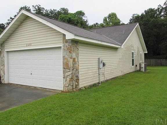 2nd image of 2400 La Lar Ln