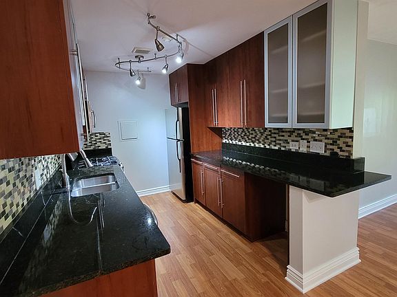 2nd image of 508 N Cass Ave APT 204