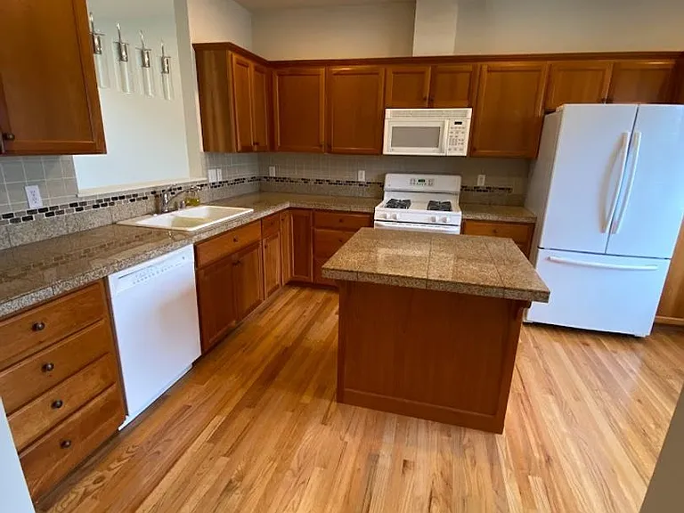 1725 Harrison Pl #102 — Photo 2