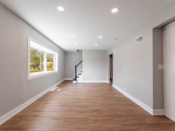 4th image of 6856 W Crandall Ave