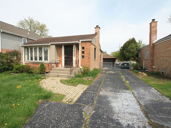 3rd image of 7639 N Olcott Ave