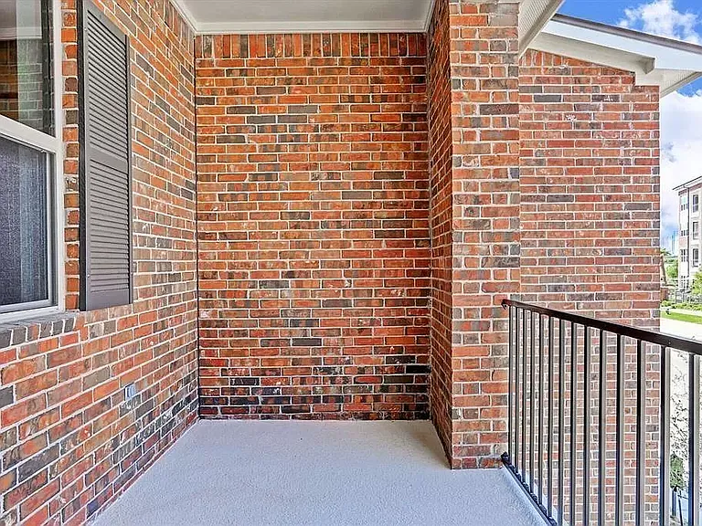 126 Stadium Dr — Photo 8