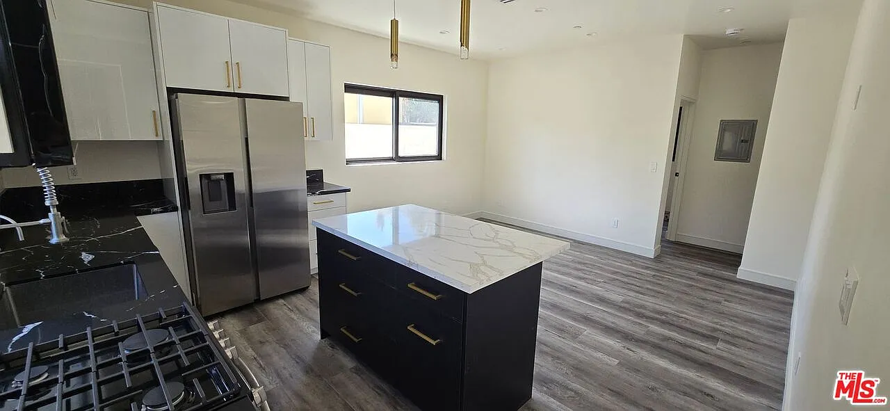 3 bed, 2.0 bath, 1100 sqft, $4,995 — Photo 3