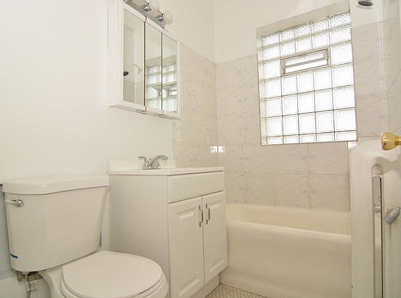 4th image of 5901 S Kedzie Ave APT 9