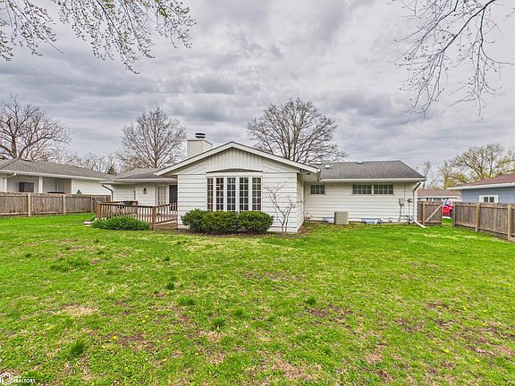 3rd image of 108 Deppe Ln