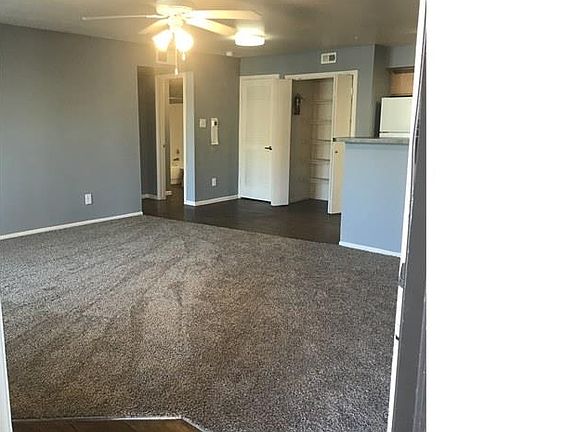 5th image of 12151 N Interstate Highway 35 #1011