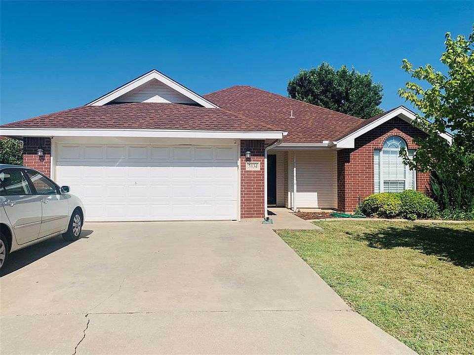 2nd image of 3834 Notre Dame Cir