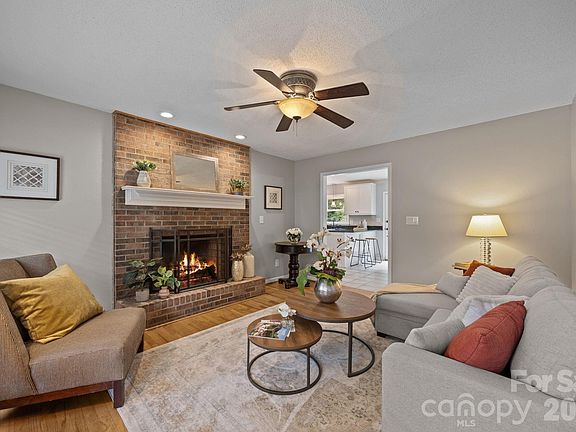 5th image of 6 Springfield Way